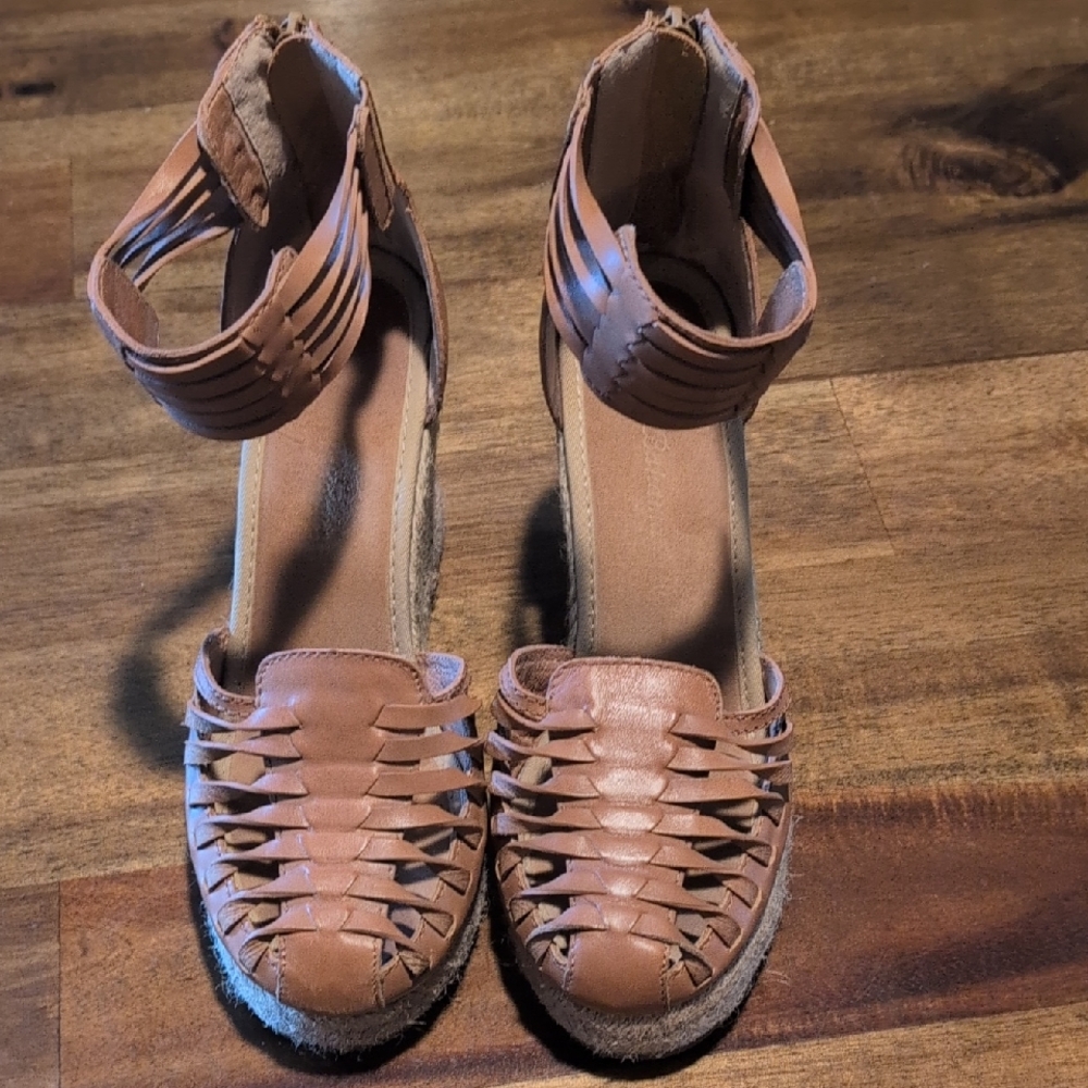 Tommy Bahama Tan Espadrille Wedges